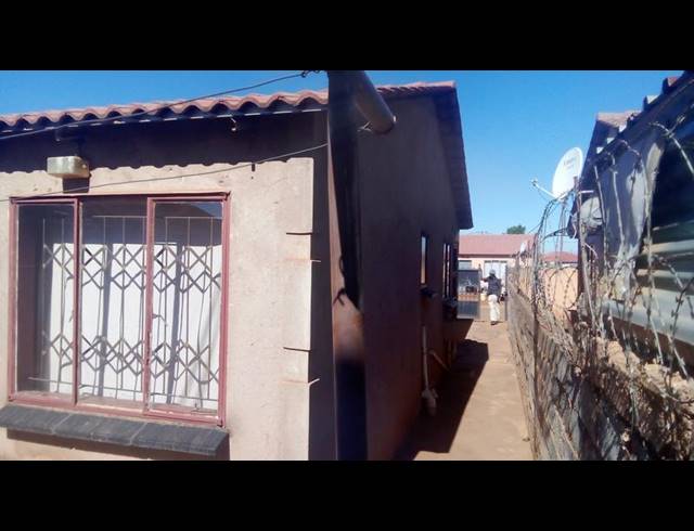 2 BEDROOM HOUSE FOR SALE IN SOSHANGUVE XX